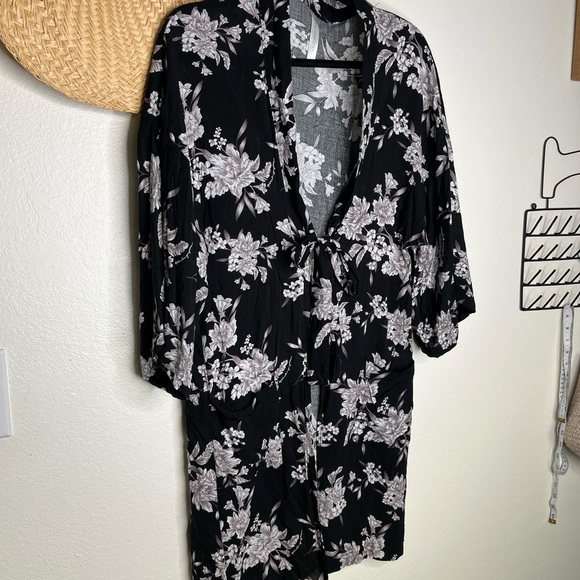 Spiritual Gangster Kimono - Picture 7 of 8